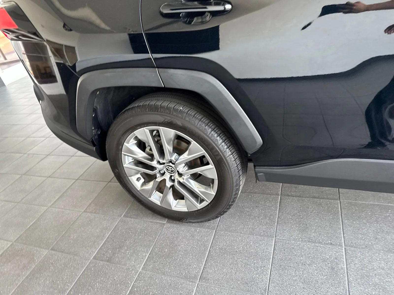 Used 2020 Midnight Black Metallic Toyota XLE Premium image 24