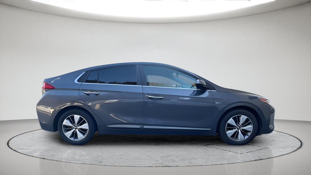 Used 2018 Summit Gray Hyundai Limited image 2
