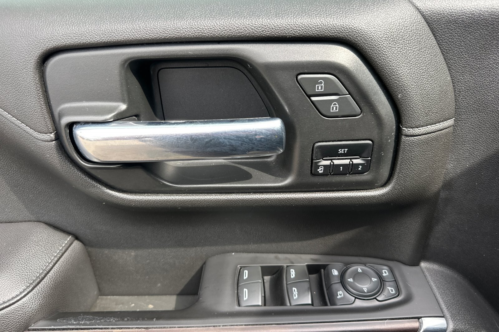 Used 2020 Blue GMC SLT image 11