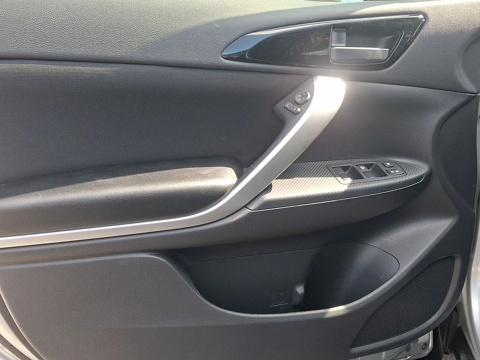 New 2026 Silver Mitsubishi ES image 11