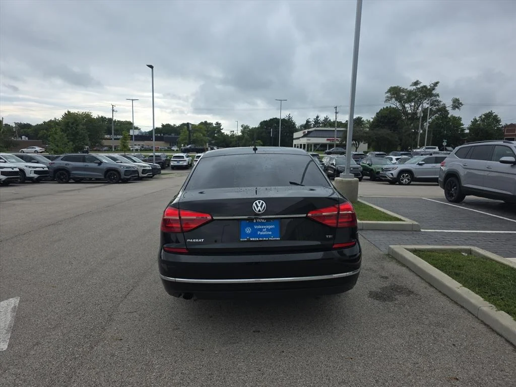 Used 2016 Black Volkswagen 1.8T R-Line image 3