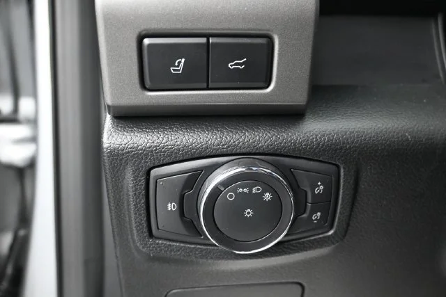 Used 2021 Iconic Silver Metallic Ford XLT image 13