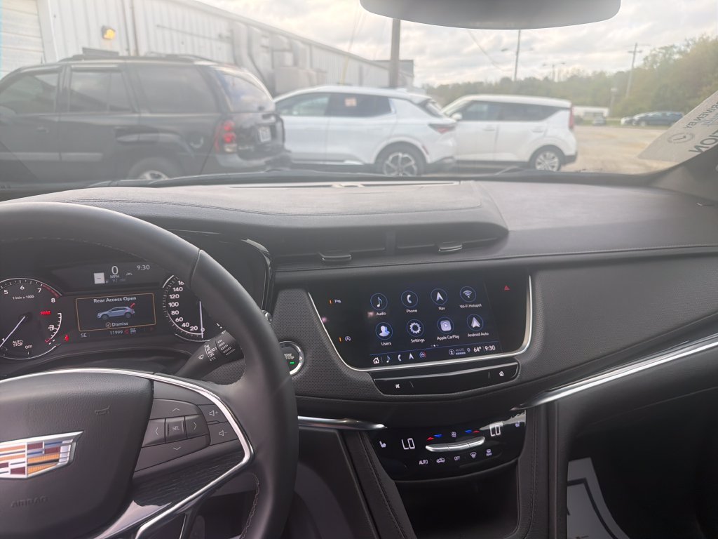 Used 2025 Green Cadillac Premium Luxury image 22