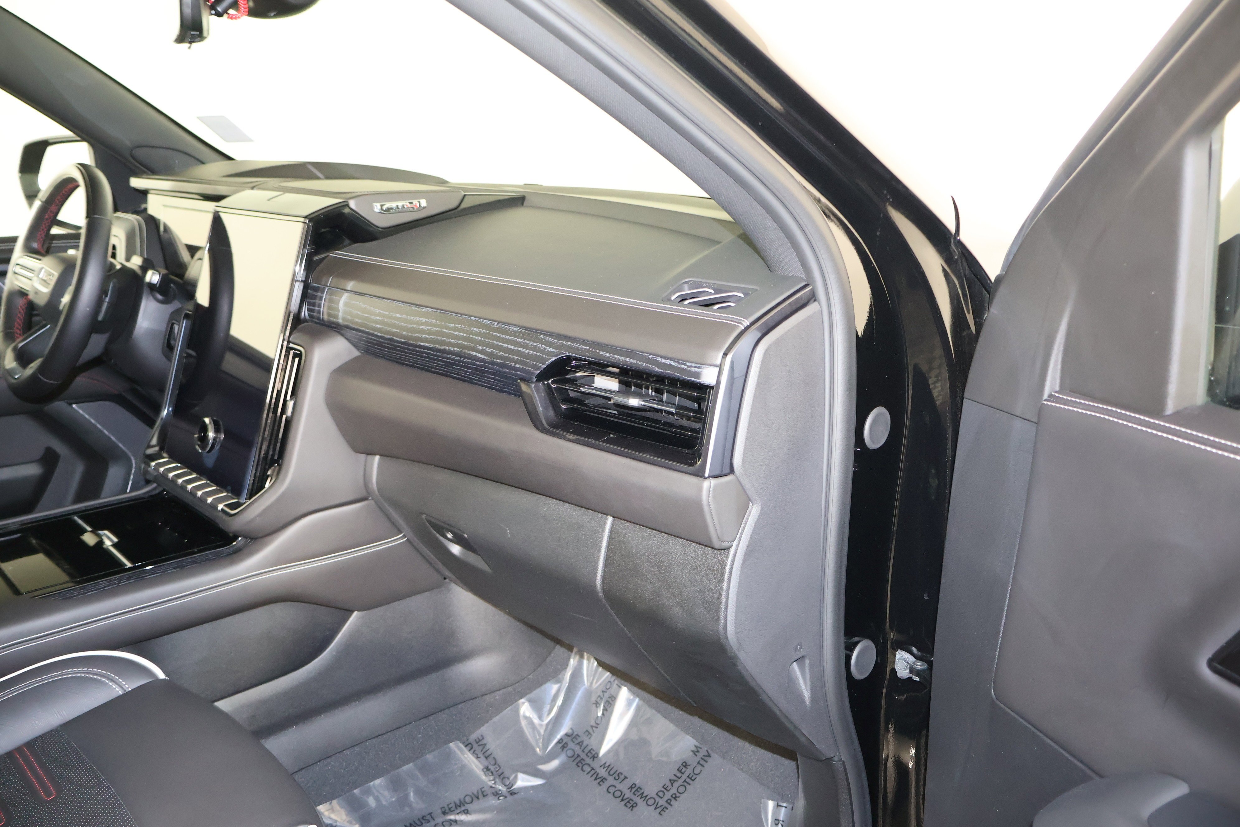 2025 GMC Yukon AT4 Ultimate - Photo 46