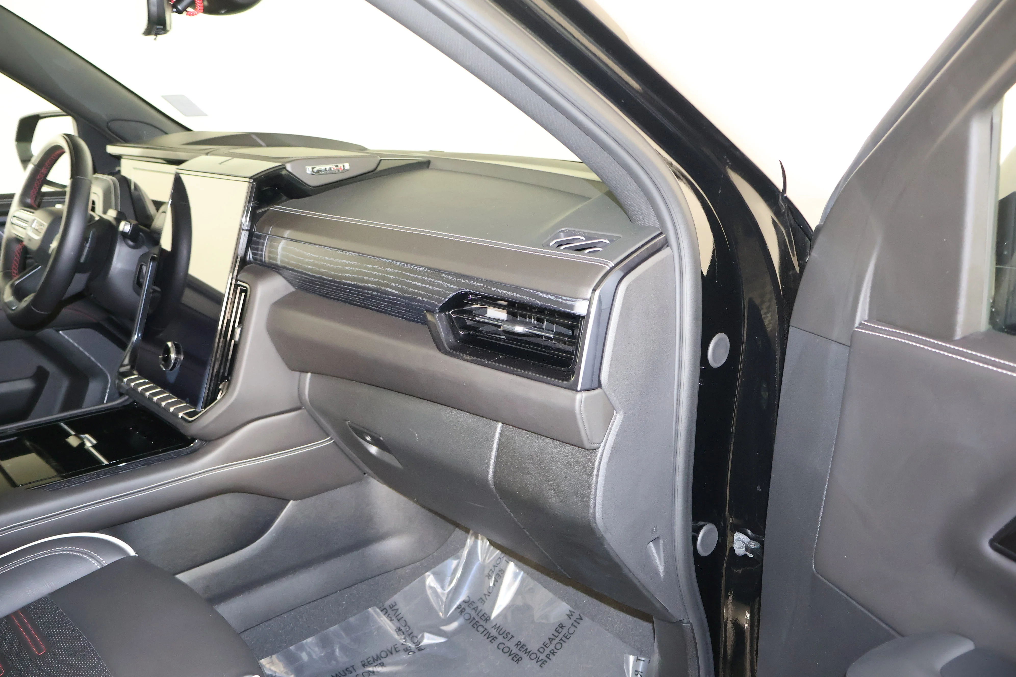 2025 GMC Yukon AT4 Ultimate - Photo 46