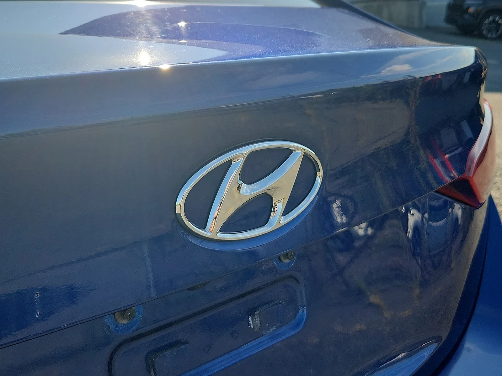 Used 2021 Blue Hyundai SE image 29