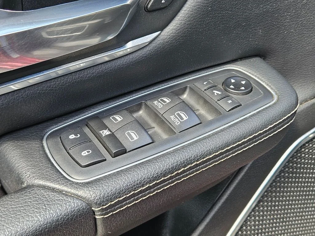 Used 2020 Red Ram Laramie image 17