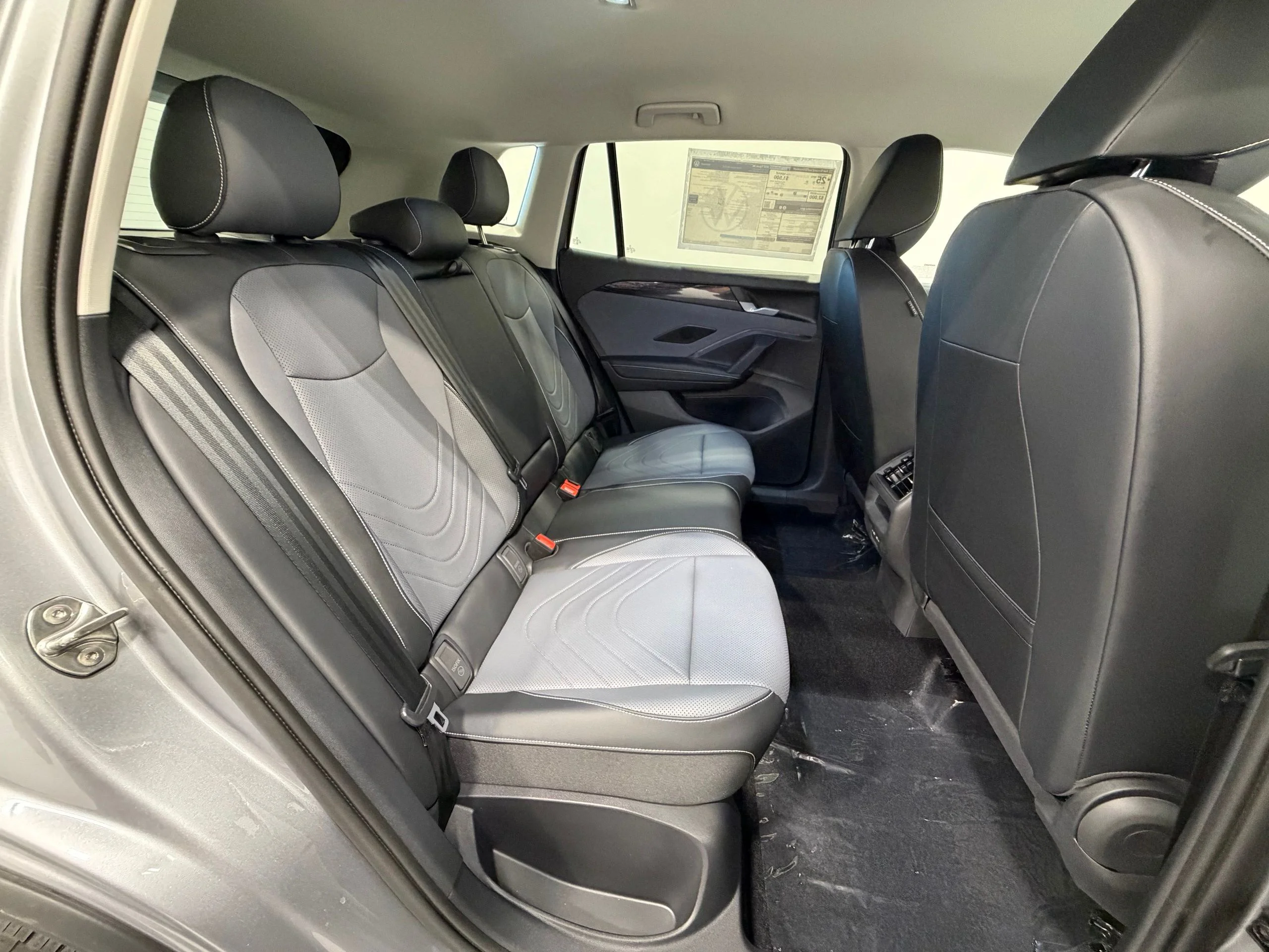 New 2026 Silver Volkswagen 2.0T SE image 28