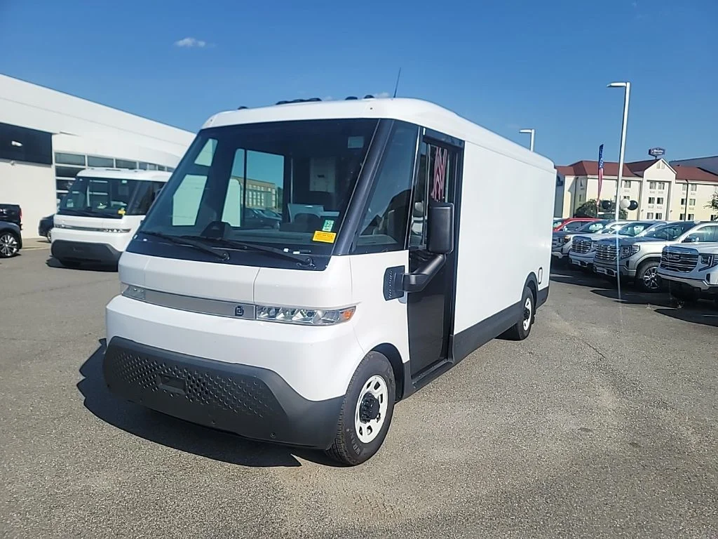 Used 2024 White BrightDrop Base image 3