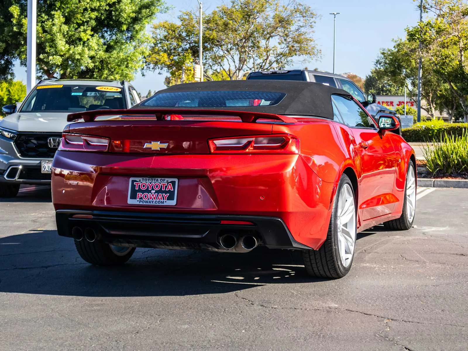 Used 2016 Red Chevrolet 2LT image 16