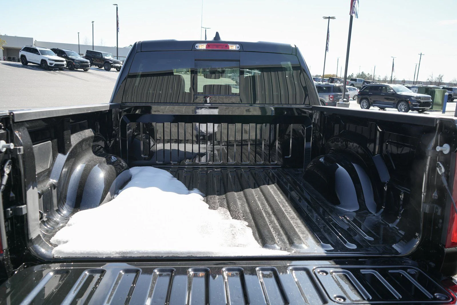 New 2026 Diamond Black Crystal Pearl-Coat Exterior Paint RAM Laramie image 10