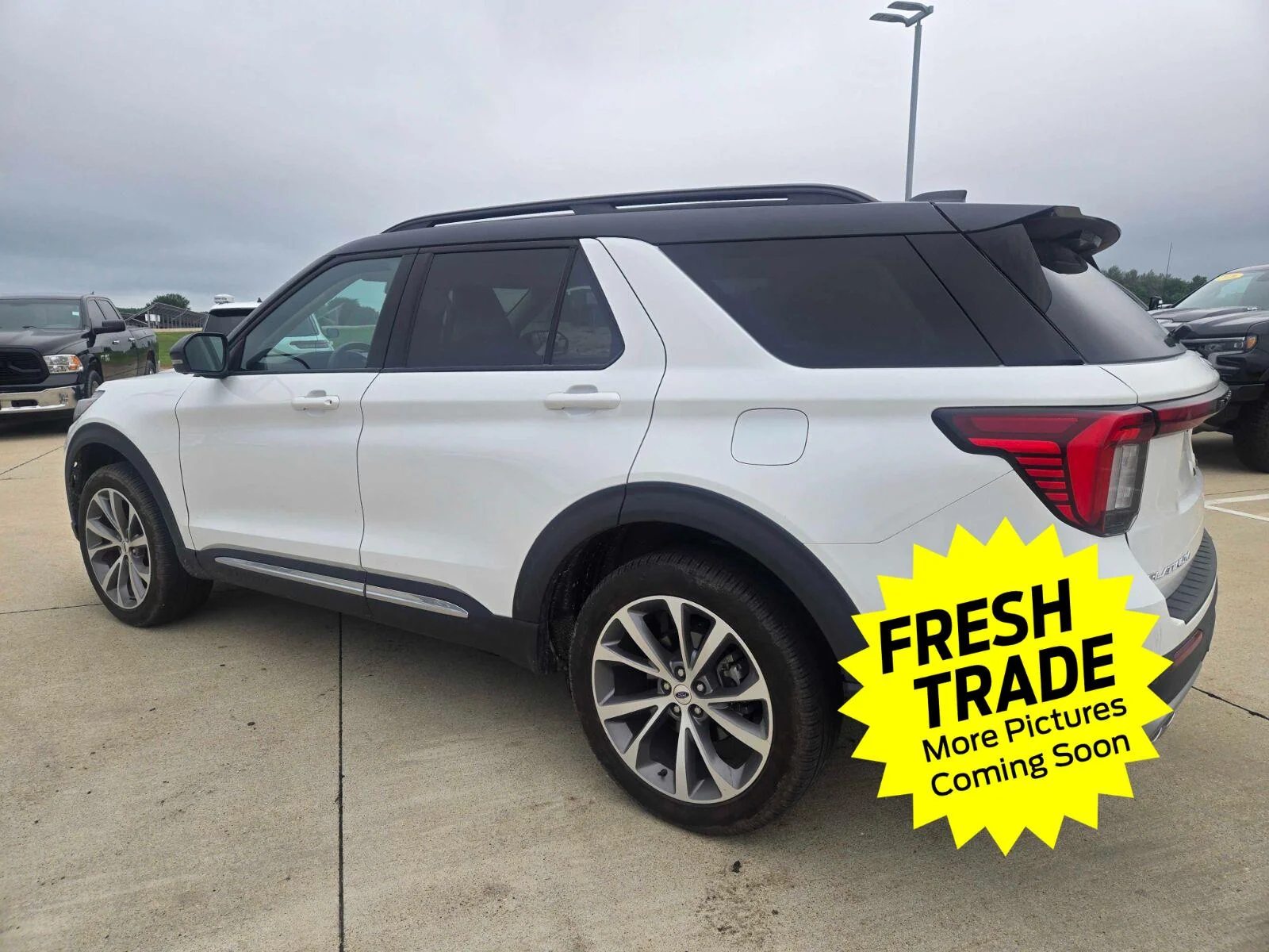 Used 2025 Star White Metallic Tri-Coat FORD Platinum image 4