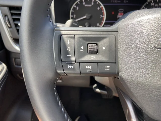 2025 Nissan Rogue SV - Photo 17