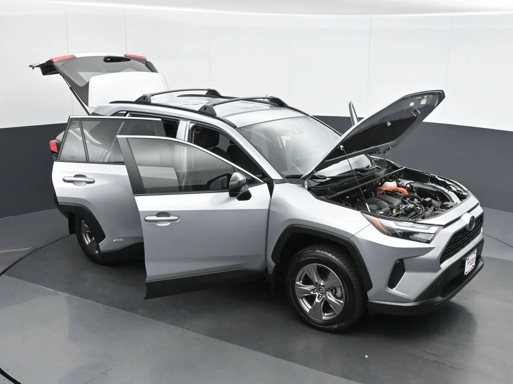 Used 2025 Silver Toyota LE image 38