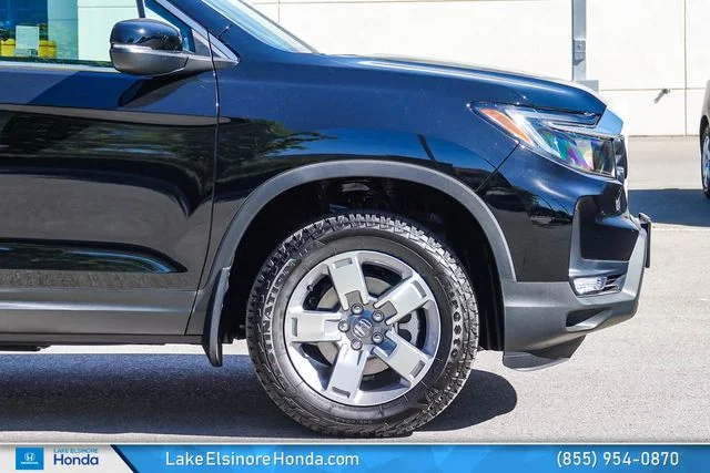New 2025 Crystal Black Pearl Honda AWD RTL image 7