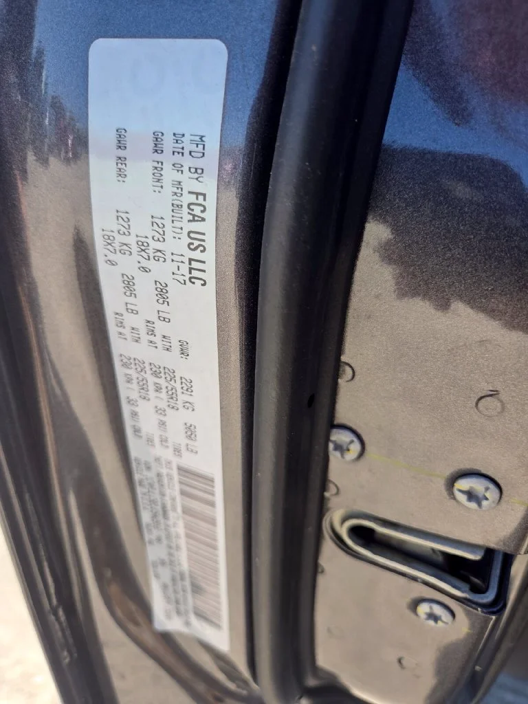 Used 2018 Gray Jeep Latitude image 32