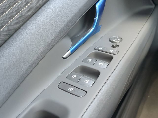 2025 Hyundai Elantra SEL - Photo 47