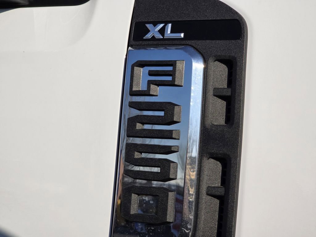 New 2026 Oxford White Ford XL image 25