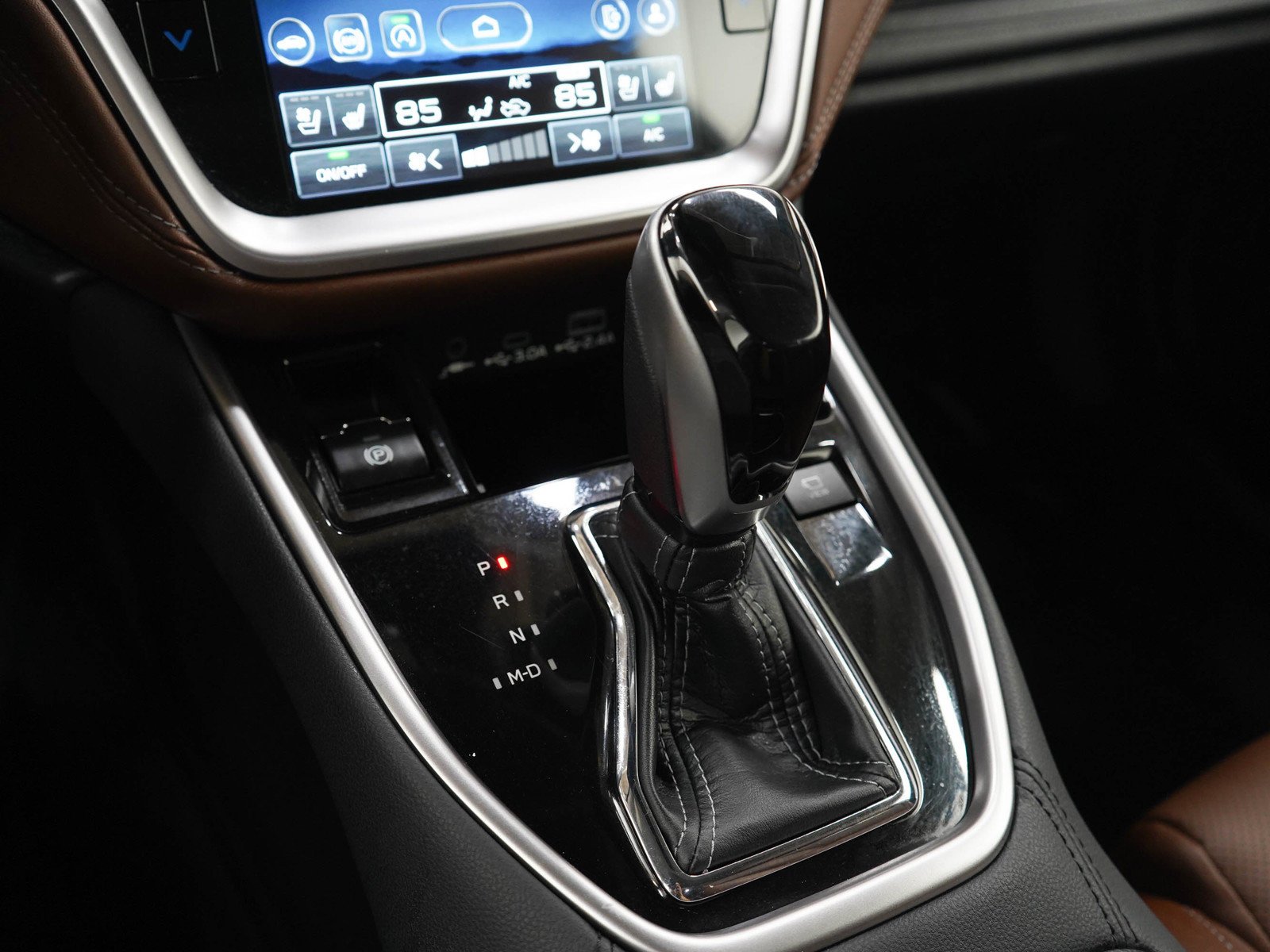 Used 2024 Crystal Black Pearl Subaru Touring XT image 23
