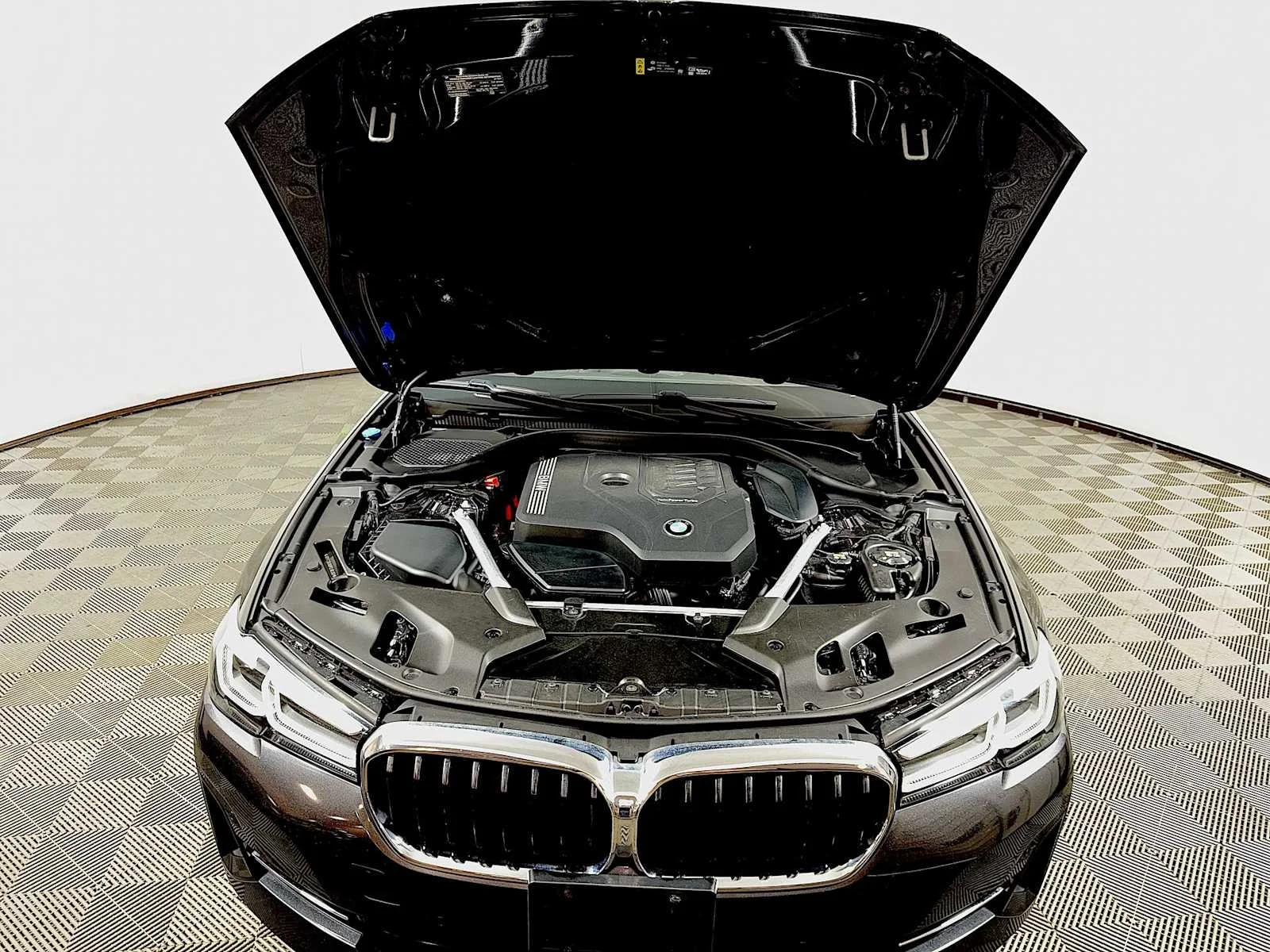 2023 BMW 5 Series 530i - Photo 31