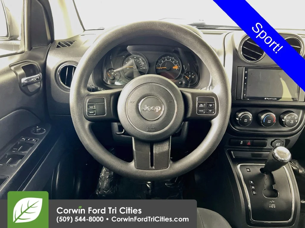 Used 2016 Green Jeep Sport image 22