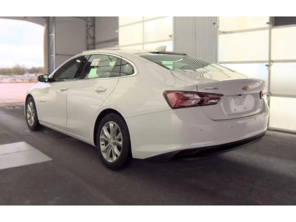 Used 2021 Summit White Chevrolet LT image 4