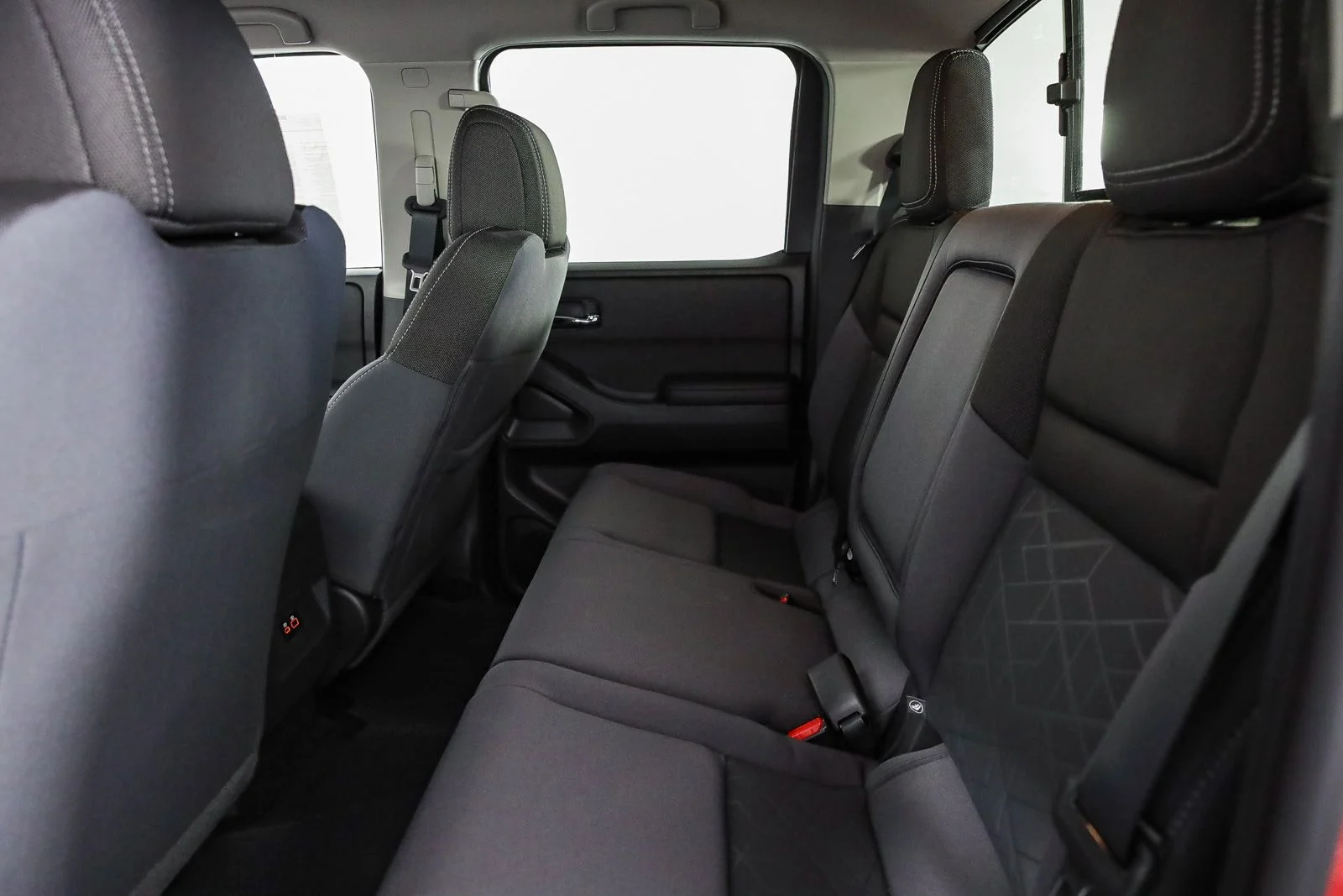 2025 Nissan Frontier SV - Photo 19