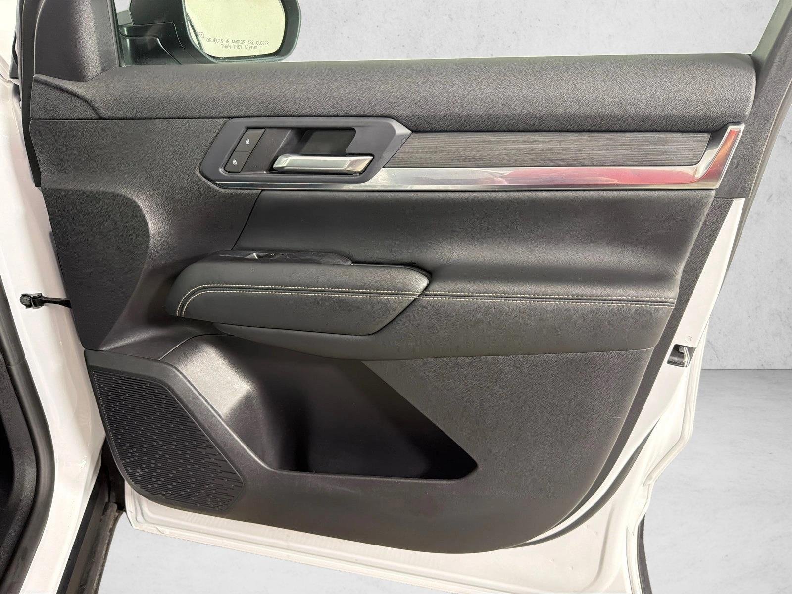 Used 2026 White GMC FWD Elevation image 15