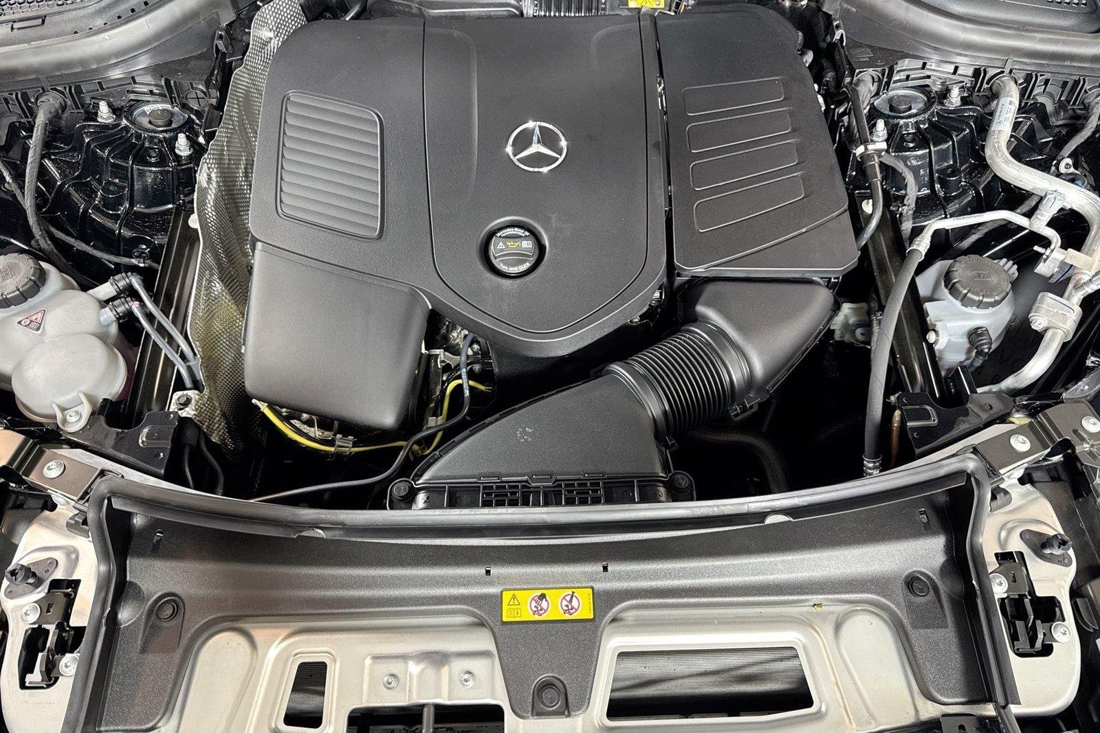 New 2026 Black Mercedes-Benz GLC 300 image 28