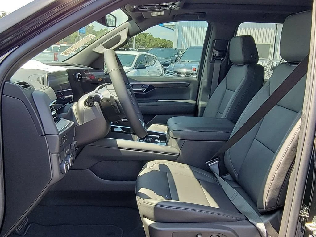 New 2026 Black Chevrolet LT image 20
