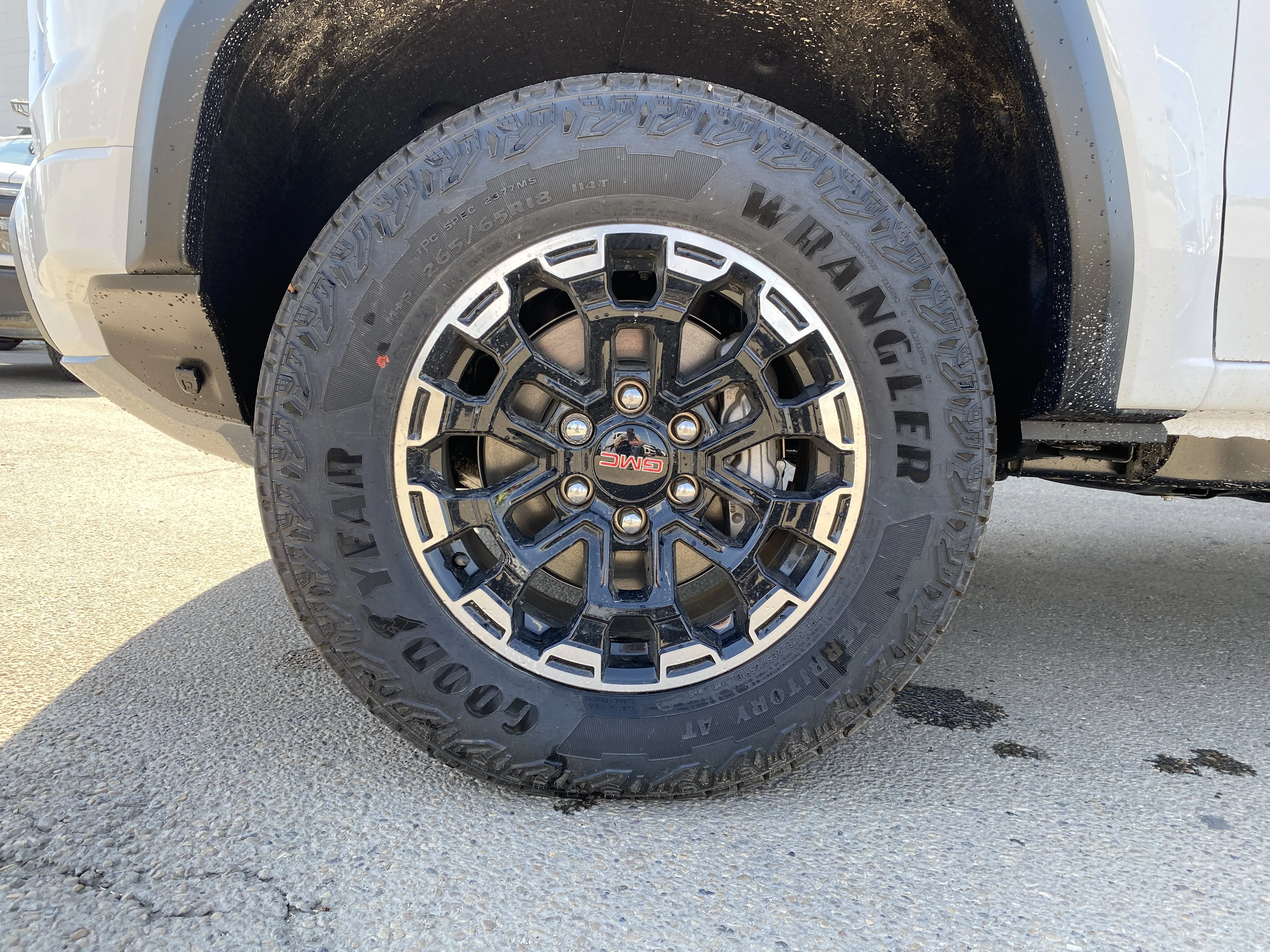 New 2026 Summit White GMC 4WD AT4 image 11