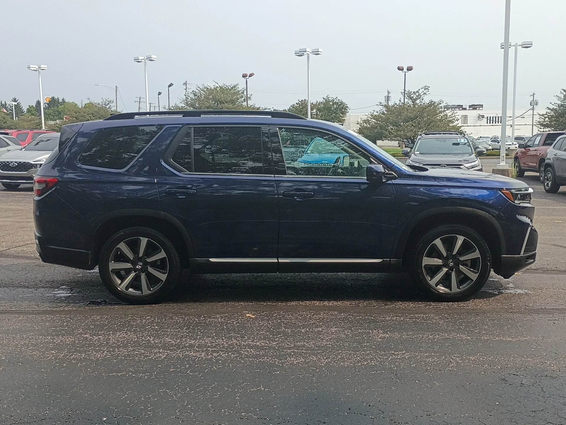 Certified Used 2023 Obsidian Blue Pearl Honda Touring image 2