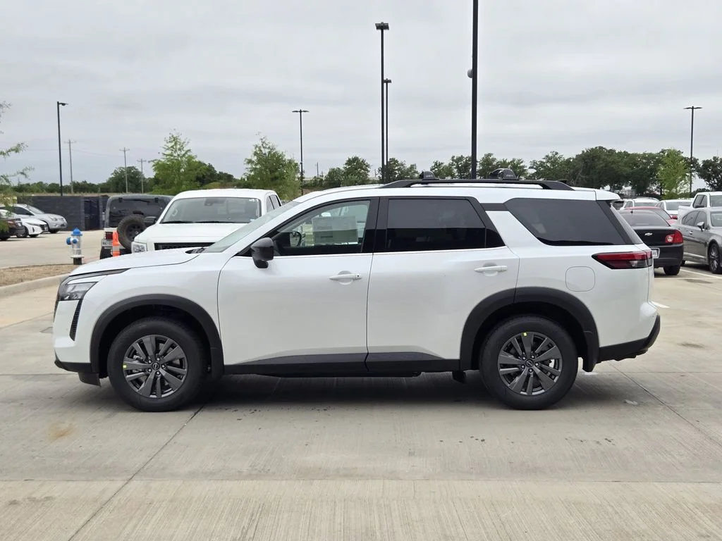 New 2026 Everest White Pearl TriCoat Nissan SV image 3