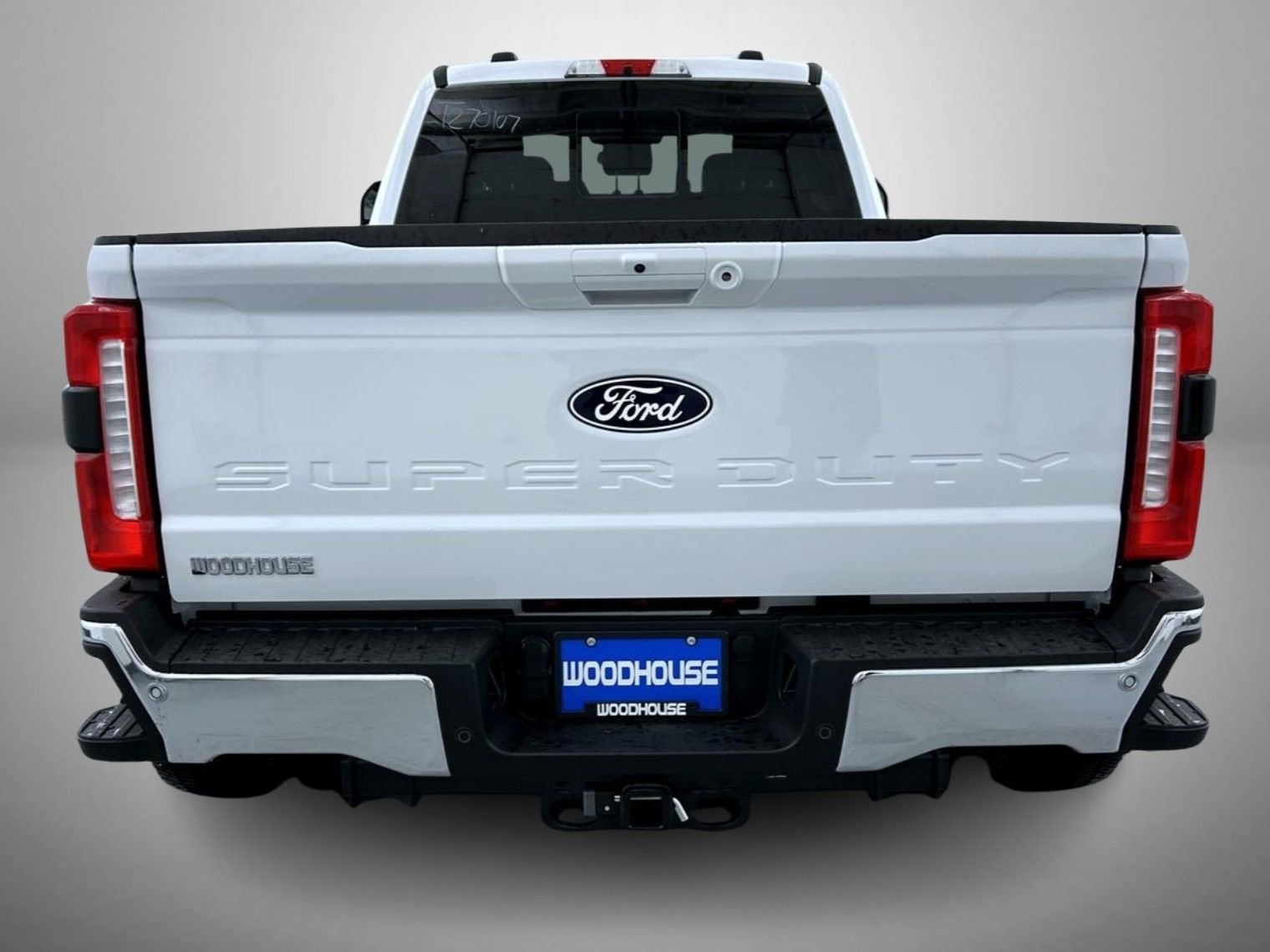 New 2027 Oxford White Ford Lariat image 6