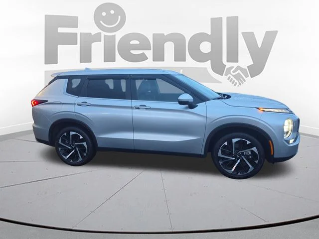 Used 2024  Mitsubishi SE image 4
