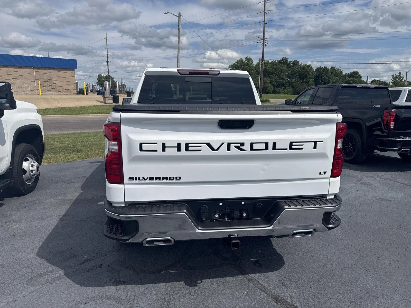 Used 2023 Summit White Chevrolet LT image 3