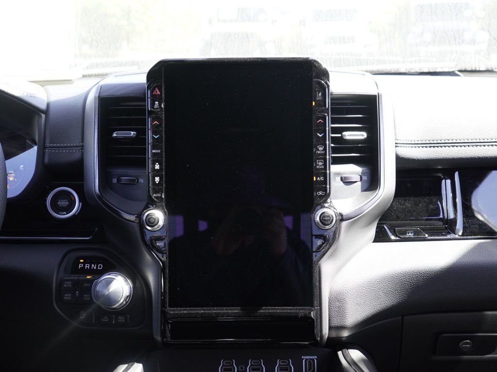 New 2026 Diamond Black Crystal Pearl-Coat Exterior Paint RAM Rebel image 25