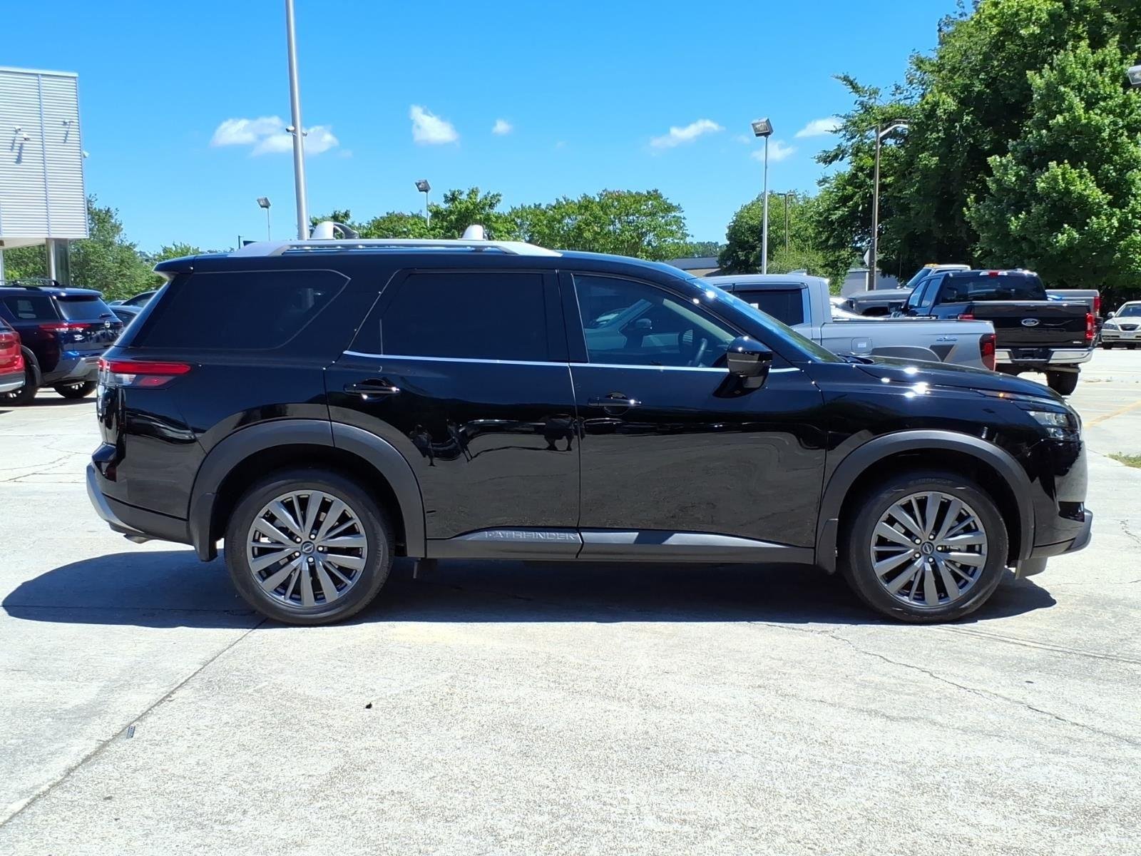 Used 2025 Super Black Nissan SL image 6