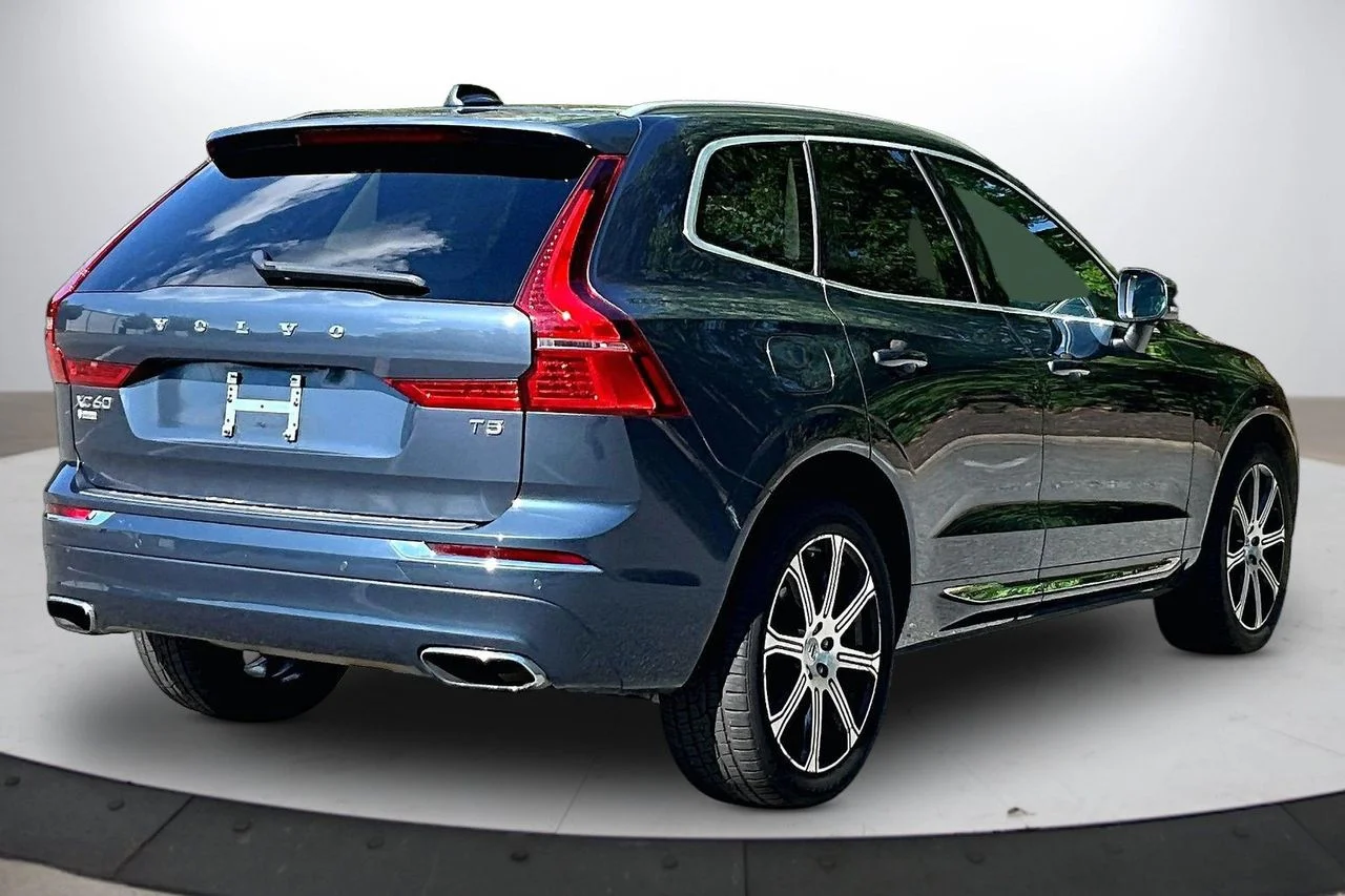 Certified Used 2021 Blue Volvo T5 Inscription image 9
