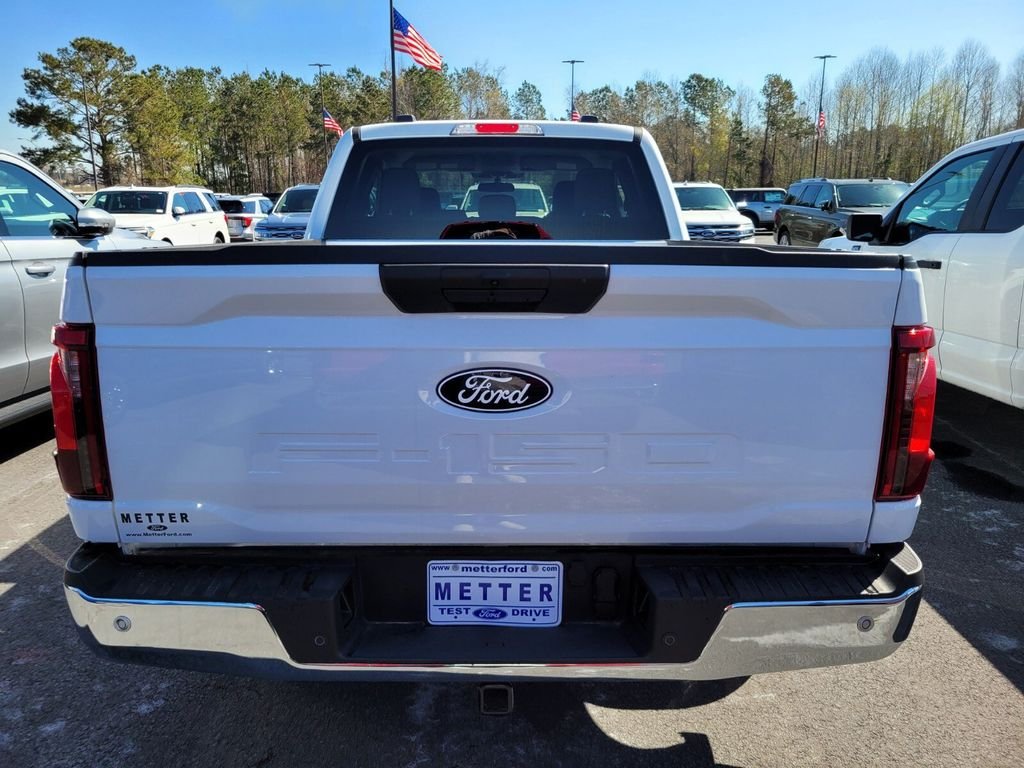 New 2025 Oxford White Ford XLT image 32