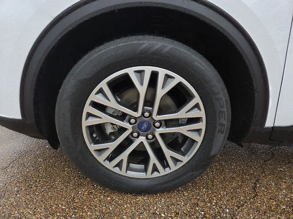 Used 2020 White Ford SEL image 31