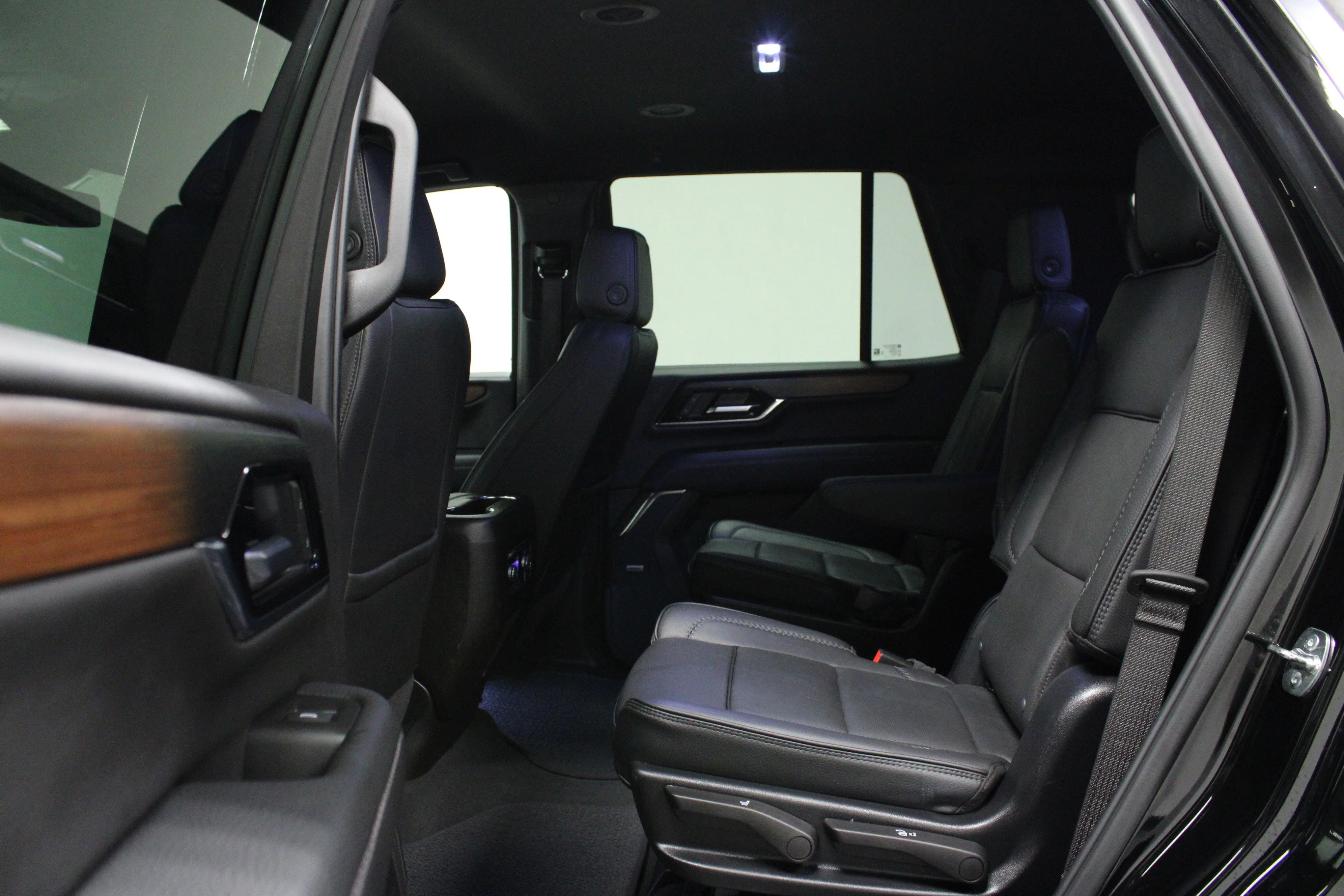 Used 2025 Onyx Black GMC Denali image 13