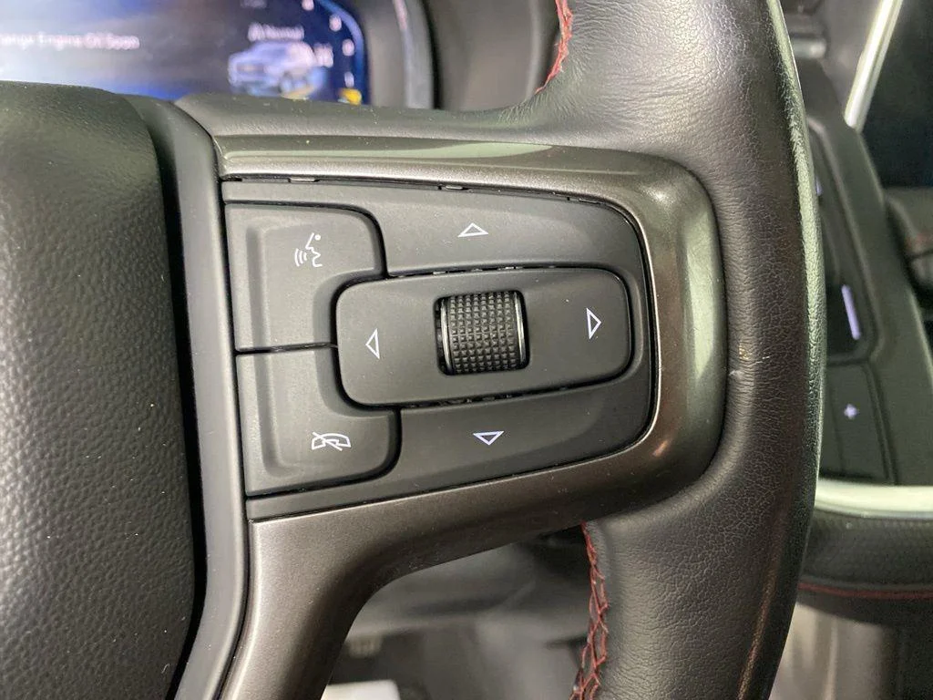 Used 2022 Pearl Chevrolet RST image 25