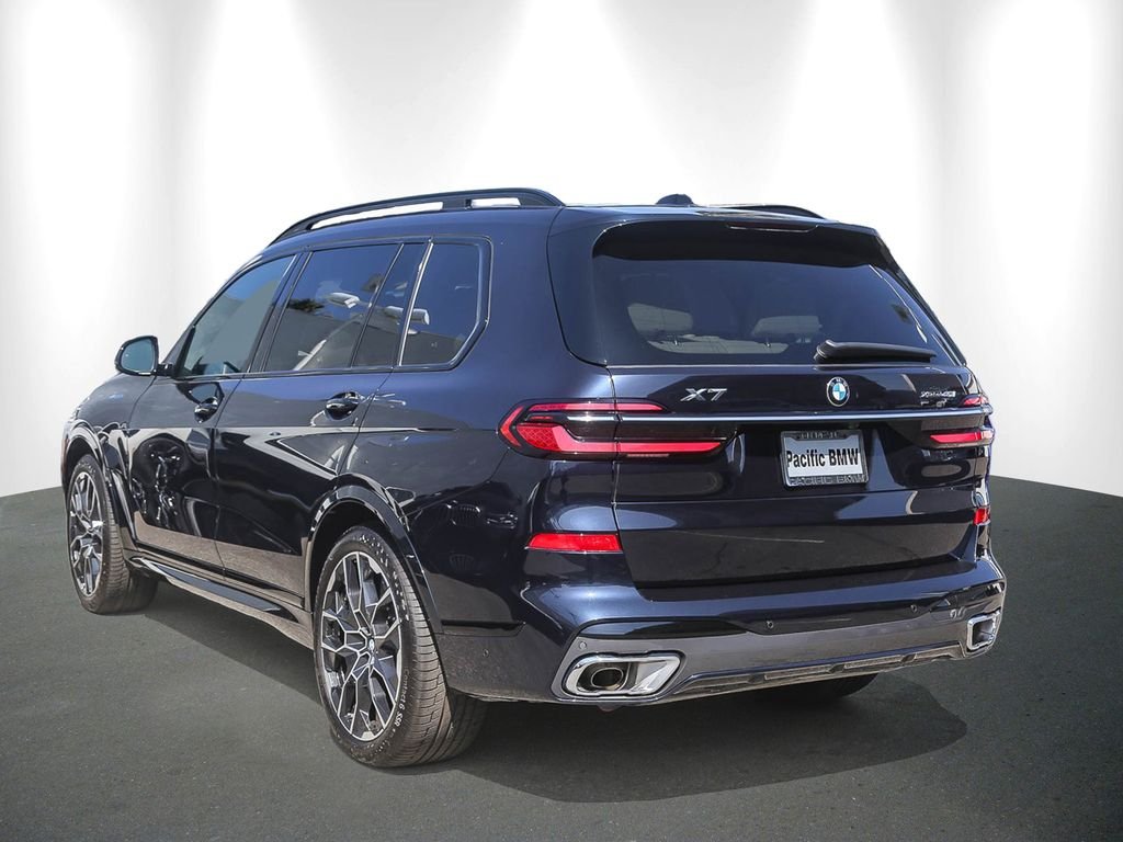 Used 2025 Carbon Black Metallic BMW xDrive40i image 4