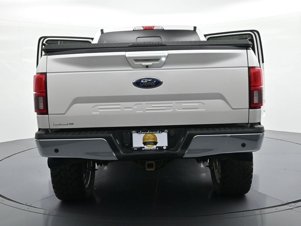 Used 2018 White Platinum Clearcoat Metallic Ford Lariat image 28