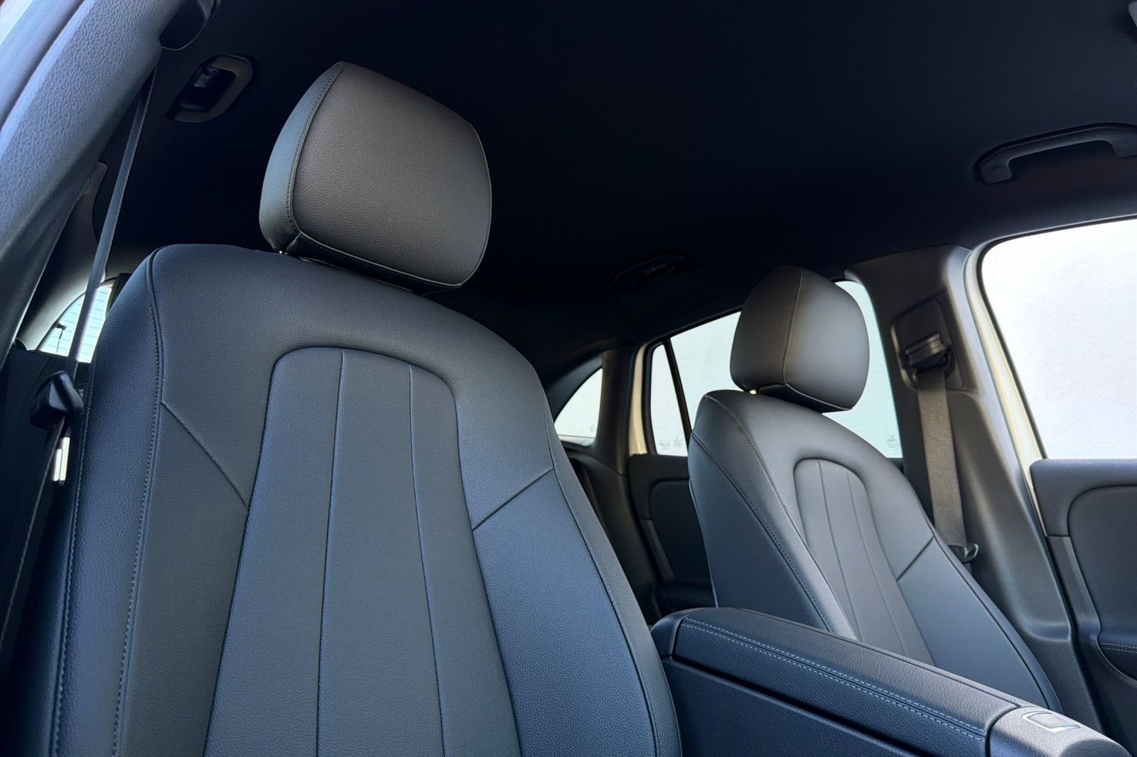 New 2026 Polar White Mercedes-Benz GLA 250 image 32