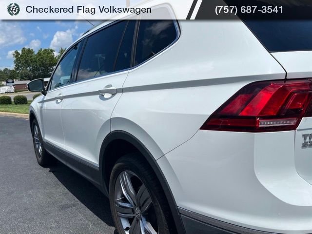Used 2019 Pure White Volkswagen 2.0T SEL Premium 4Motion image 8