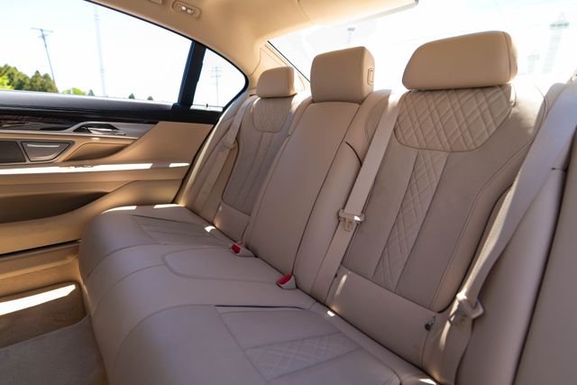 2018 BMW 7 Series 750i - Photo 32