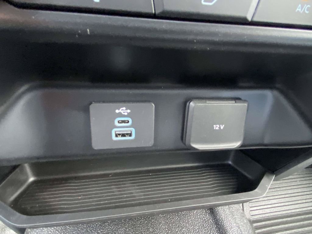 New 2026 Oxford White Ford F-550® XL image 18