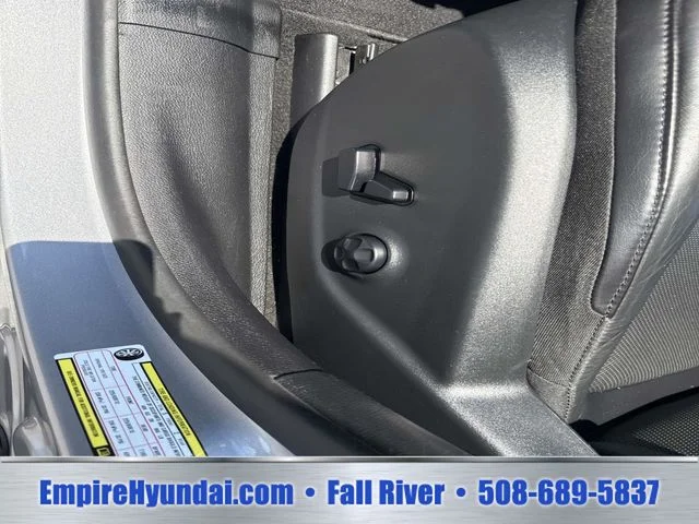 Used 2019 Silver Jeep Limited image 20